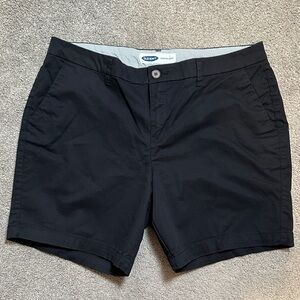 NWOT Old Navy Everyday 7” inseam shorts